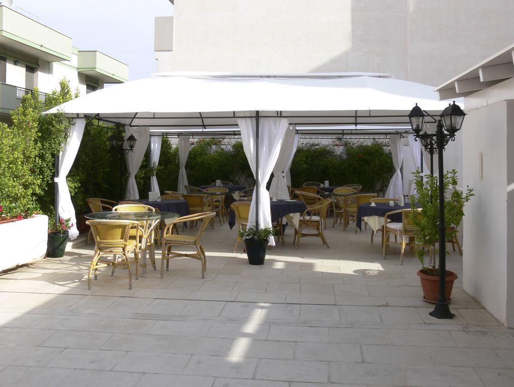 Relais Carlo V - Historical Palace Gallipoli Exterior foto